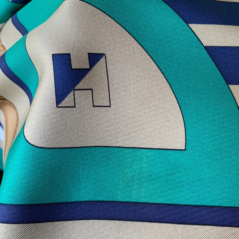 Hermès Vintage 100% Silk Scarf Coaching Green White Tan Navy Made in France - Picture 2 of 14